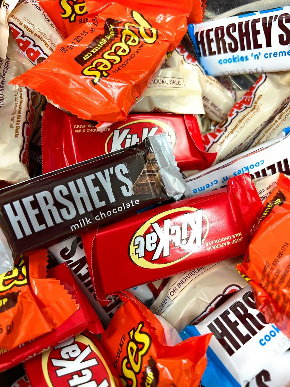 American Chocolate Classic Mix Hershey's Milk Chocolate and Cookies N' Cream Bars, KitKat, Whoppers Mini Chocolate Candy Bars Bulk 2.25 Lbs. (36 Oz.) Aprox. 70+ Pieces